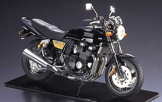 NAKED BIKE: 1/12 YAMAHA XJR400R