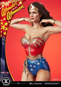 Prime 1 Studio Museum Masterline Wonder Woman 1975 (TV Series) Wonder Woman Bonus Version - DC Comics - photo 9