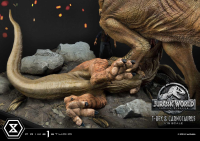 Legacy Museum Collection Jurassic World: Fallen Kingdom (Film) Tyrannosaurus-Rex & Carnotaurus 1/15 scale Deluxe Version 24