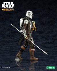 ARTFX+ MANDALORIAN & GROGU with Beskar Staff 3