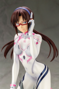 Mari Makinami Illustrious White Plugsuit ver. 17