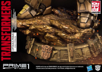 Premium Masterline Transformers: Generation 1 Optimus Prime Gold Version 11
