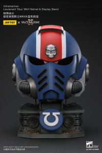 Ultramarines Lieutenant Titus' MKX Helmet & Display Stand 17