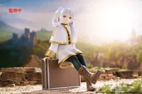 TAITO Frieren: Beyond Journey's End Desktop Cute Figure - Frieren (Trunk Case Ver.) - Frieren: Beyond Journey's End - photo 1