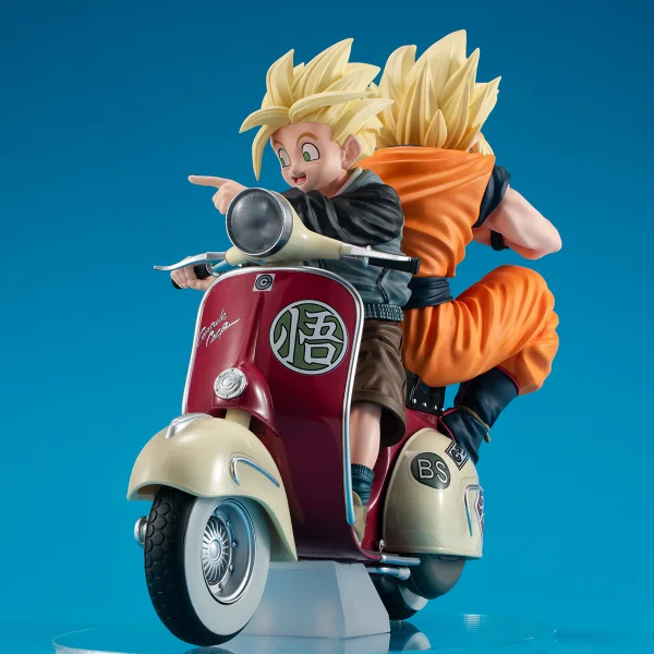 MegaHouse DESKTOP REAL McCOY EX Dragon Ball Z Super Saiyan Son Goku & Super Saiyan Son Gohan＆Mortorbike - Dragon Ball Z