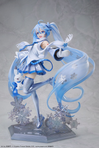 Snow Miku Sky Town 10th Anniversary Ver. 1/7 Complete Figure 3