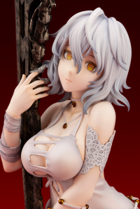 ARTFX J Io cuddling the sword 5
