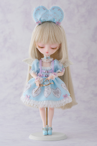 Harmonia bloom Seasonal Doll petale 1