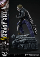Ultimate Premium Masterline Batman (Comics) The Joker (Concept Design by Lee Bermejo) Deluxe	 3