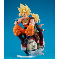 DESKTOP REAL McCOY EX Dragon Ball Z Super Saiyan Son Goku & Super Saiyan Son Gohan＆Mortorbike 5