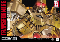 Premium Masterline Transformers: Generation 1 Megatron Gold Version 19