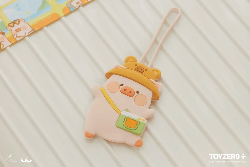 TOYZEROPLUS LuLu the Piggy Find Your Way - Suitcase Tag (Check In Lu!) - LuLu The Piggy