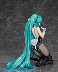 Hatsune Miku: Bunny Ver. / Art by SanMuYYB 6