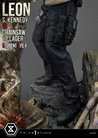 Ultimate Premium Masterline Resident Evil 4 Leon S. Kennedy versus Chainsaw Villager 4