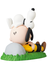 UDF Peanuts Series 13 : NAPPING CHARLIE BROWN & SNOOPY 3