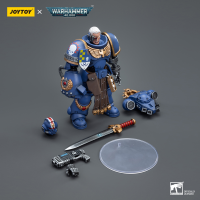 Ultramarines Lieutenant with Power Fist 2