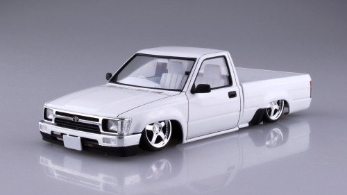 TUNED CAR #41 - 1/24 1/24 RN80 HILUX CUSTOM '85 (TOYOTA)