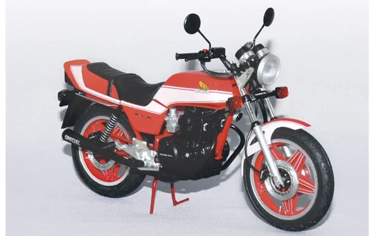 Aoshima NAKED BIKE: 1/12 Honda SUPER HAWK-III LIMITED COLOR VER.(1981) - Scale Kits