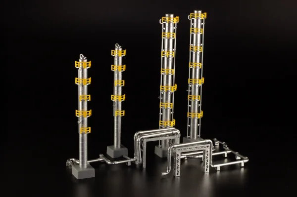 PLUM PMOA 1/150 scale structure kit (Fractionating columns) - Scale Kits