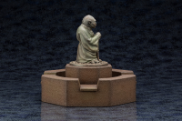 YODA™ FOUNTAIN STATUE 14