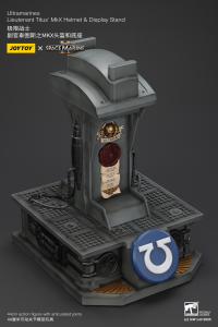 Ultramarines Lieutenant Titus' MKX Helmet & Display Stand 13