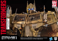 Premium Masterline Transformers: Generation 1 Optimus Prime Gold Version 20