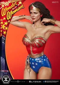Prime 1 Studio Museum Masterline Wonder Woman 1975 (TV Series) Wonder Woman Bonus Version - DC Comics - photo 2