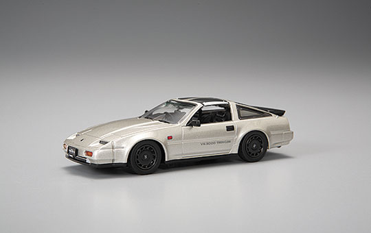 DIECAST MODEL CAR: 1/43 Z31 FAIRLADY Z 300ZR ['87] (LIGHT GOLD PEARL)