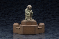YODA™ FOUNTAIN STATUE 15