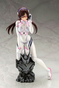 Mari Makinami Illustrious White Plugsuit ver. 15