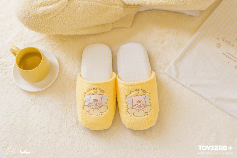 TOYZEROPLUS LuLu the Piggy Winter Series -Slippers (with cover) - LuLu The Piggy