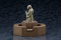 YODA™ FOUNTAIN STATUE 10