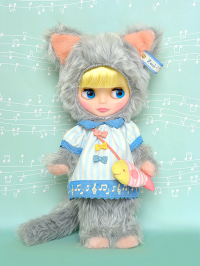 Blythe Zoe and Her Pet Fish 1