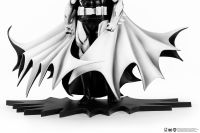 SDCC 2024 DC HEROES : Batman B&W PX PVC 1/8 Statue 7