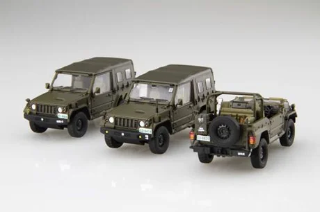 Fujimi [Mi-12 EX-1] 1/72 JGSDF 1/2t Trucke (for Army Unit) w/Painted Pedestal for Display - Scale Kits