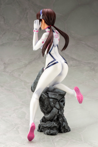 Mari Makinami Illustrious White Plugsuit ver. 2