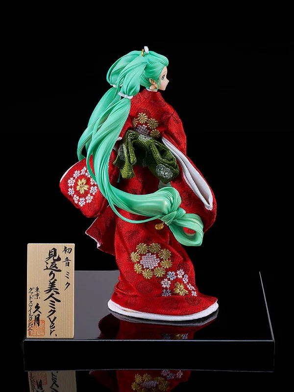 GOOD SMILE COMPANY Hatsune Miku: Beauty Looking Back Miku Ver. -Kyugetsu Collaboration Japanese Doll- - Hatsune Miku