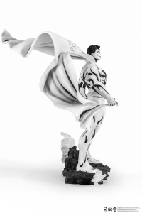 SDCC 2024 DC HEROES : Superman B&W PX PVC 1/8 Statue 9