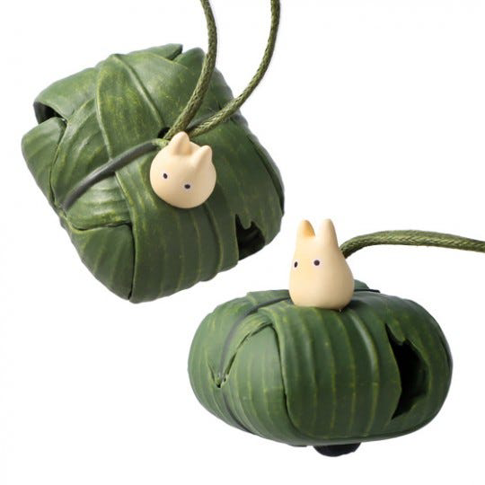 Holder - small Totoro and makkuro kurosuke