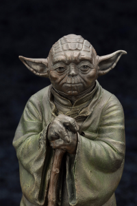 YODA™ FOUNTAIN STATUE 19