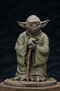 YODA™ FOUNTAIN STATUE 16