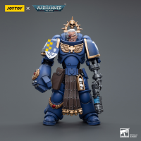 Ultramarines Lieutenant with Power Fist 3
