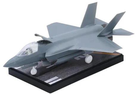 Fujimi [BSK-2 EX-2] 1/72 F-35B Lightning II (VMFA-121) Special Edition (w/Painted Pedestal) - Scale Kits