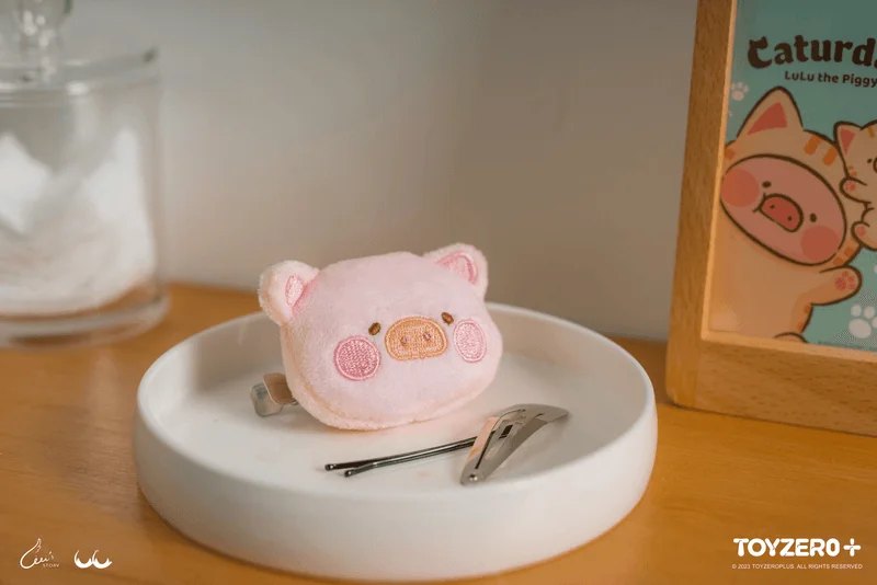 TOYZEROPLUS LuLu The Piggy Caturday - LuLu Plush Hair Clip - LuLu The Piggy