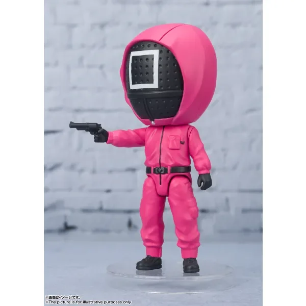TAMASHII NATIONS Masked Manager Netflix Squid Game, Bandai Spirits Figuarts mini - Squid Game