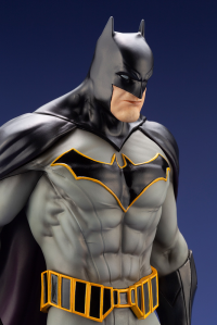 BATMAN: LAST KNIGHT ON EARTH BATMAN ARTFX STATUE 6
