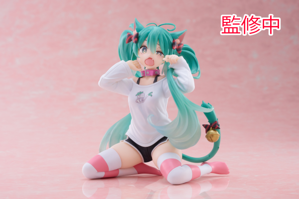 Hatsune Miku Desktop Cute Figure (Cat Ear T-Shirt Ver.)