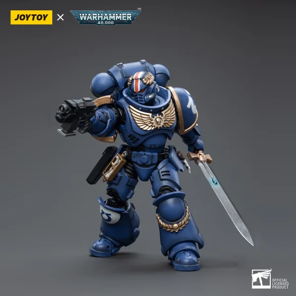 JOYTOY Ultramarines Primaris Lieutenant Argaranthe - Warhammer 40K
