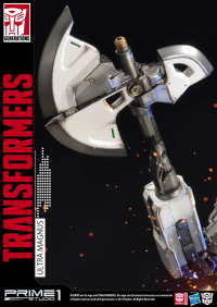 Premium Masterline Transformers: Generation 1 Ultra Magnus 16