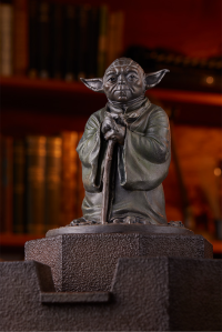 YODA™ FOUNTAIN STATUE 4